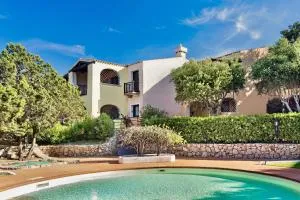 Residence con piscina a Liscia di Vacca, 350 mt dal mare, 3 km da Porto Cervo - 利斯西亚迪维卡