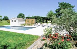 Cozy Home In Staubin De Cadelech