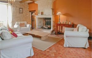 Maisons de vacances Amazing Home In St Maixent De Beugn With 5 Bedrooms, Wifi And Private Swimming Pool : photos des chambres