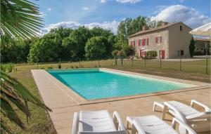 Maisons de vacances Amazing Home In St Maixent De Beugn With 5 Bedrooms, Wifi And Private Swimming Pool : photos des chambres