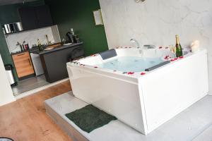 Appartements Spa & Detente - Cinema - Netflix - Hyper Centre : photos des chambres
