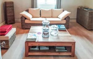 Awesome Home In Beylongue