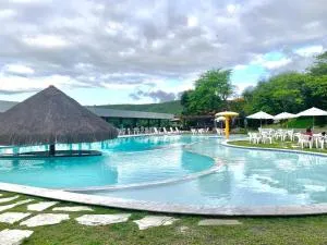 Gravatá Flat no condomínio Monte Castelo MELHOR LOCALIZAÇÃO , Wi-Fi, SKY e AR - Sairé