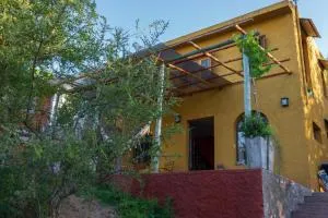 Casa de campo, en la reserva de La Quebrada - Villa Colanchanga