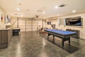 Game Room and Mtn Views Lake Havasu Escape!