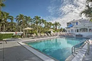 Marco Island Condo with Shared Pool and Hot Tub! - Isles of Capri