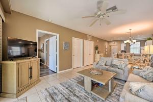 Marco Island Condo with Shared Pool and Hot Tub!