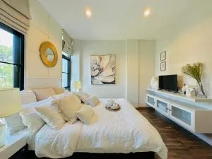 清迈二环精装修温馨四卧三卫学区房别墅wifi院子停车位 - Ban Rong