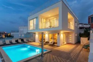 Luxury Villa Emily - 罗戈兹尼察