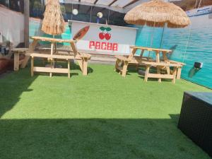 City CTR Penthouse - rooftop bar, sleeps 19