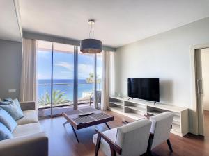 Lexus Avenue by LovelyStay