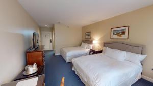Luxury Deluxe Double Room room in Avon Old Farms Hotel