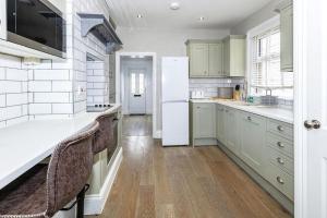 Lovely 2-bed in Windsor FREE Parking, 1 mile from LEGOLAND
