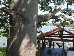 Habitación independiente a pie del lago con AC