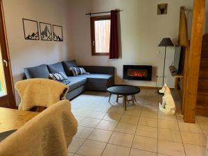 Maisons de vacances Chalet By Sophie Superdevoluy avec piscine : photos des chambres