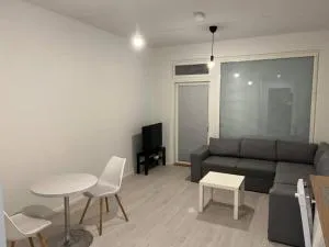 Ihana huoneisto juna aseman vieressä. - 图苏拉