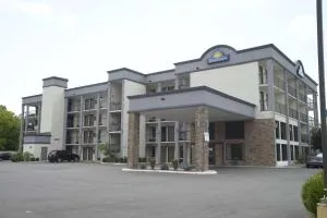 柯达烟山塞维尔维尔州际公路戴斯汽车旅馆 - 丹德里奇