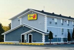 Super 8 by Wyndham Benton Harbor St Joseph