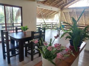 Casa Jumaya depto con dos habitaciones queen.