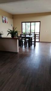 Casa Jumaya depto con dos habitaciones queen.