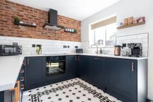Railway House - Central Warrington - Sleeps 6 - 牛顿勒威洛斯