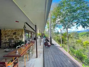 Golden Retreat Ultimate 5 Bed - Villa & Guesthouse - Upper Burringbar