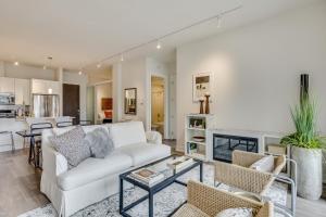 Sheridan Park Stunner! No Matter if You Are in Town for Business or Fun This Property Has You Covered apts