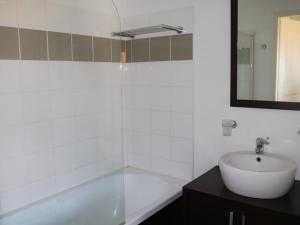 Appartements Charmant apt a Parentis avec piscine, 4 pers, pres du lac, menage inclus - FR-1-319-444 : photos des chambres