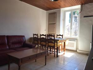 appartement de léglise et du château 2 à 15 personnes