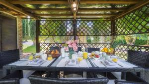 PODERE CAPRARECCE 8, Emma Villas