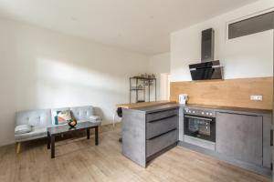 Quiet Terrace Apt, Steps to Metro