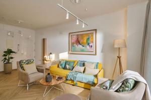 KaiZen Chania - New Central Apartment Just 350m Away With Private Jacuzzi and free parking!