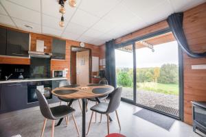 Chalets Chalet d'une chambre avec jardin amenage a Saint Sylvestre : photos des chambres