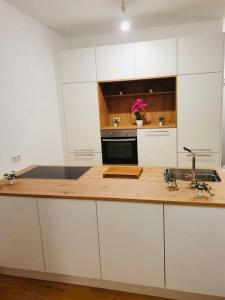 Leon 3 wunderschönes neues Apartment