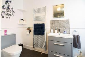 Modern Quirky Exeter City Cottage 2 min walk - shops