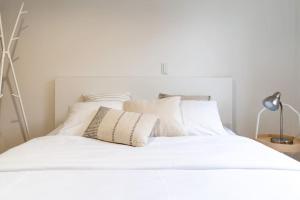 1br apartment with patio in Lauttasaari