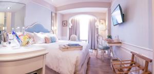 Phòng Đôi Loại Sang (Deluxe Double Room)