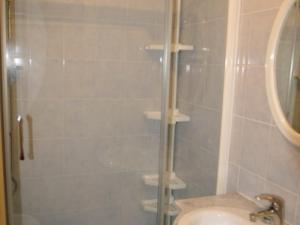 Appartements Studio cabine proche pistes, balcon, casier a skis, parking gratuit - FR-1-557A-21 : photos des chambres