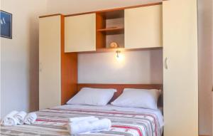 Amazing Apartment In Splitska - Postira With 3 Bedrooms And Wifi