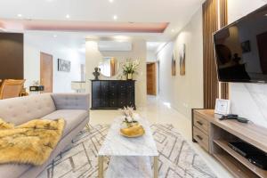 Upscale 3 Br Apartment For Family Or Friends Stay - 4hvězdičkové hotely ve městě Los Prados