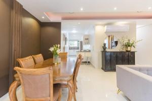 Upscale 3 Br Apartment For Family Or Friends Stay