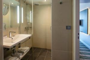 Twin Room with Garden View room in Hôtel & Spa Les Bains de Cabourg by Thalazur