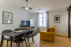 Appartements Le Chirac 4 T2 Duplex Centre Historique Rodez : photos des chambres