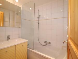 Duplex Rénové et Lumineux au Pied des Pistes, Balcon - FR-1-502-379