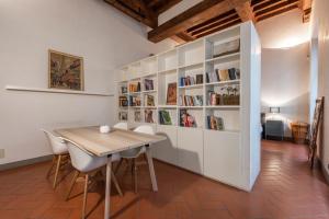 Porta Rossa Modern by Mmega