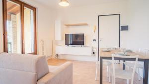 The House in the Vineyard - Italian Homing