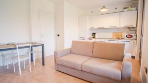 The House in the Vineyard - Italian Homing