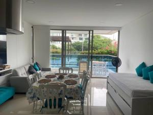 CONDOMINIO EN SANTA MARTA CON SALIDA AL MAR