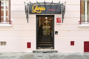 Hotels Hotel Gloria : photos des chambres