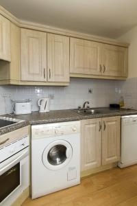 The Helm Apartments B&B